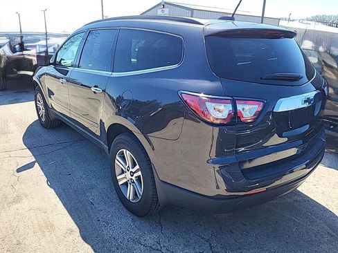 Used 2016 Chevrolet Traverse LT image 2