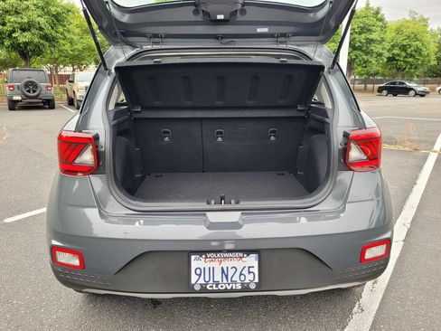 Used 2025 Hyundai Venue SEL FWD image 27