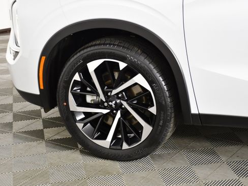 Used 2023 Mitsubishi Outlander SE AWD/4WD image 53