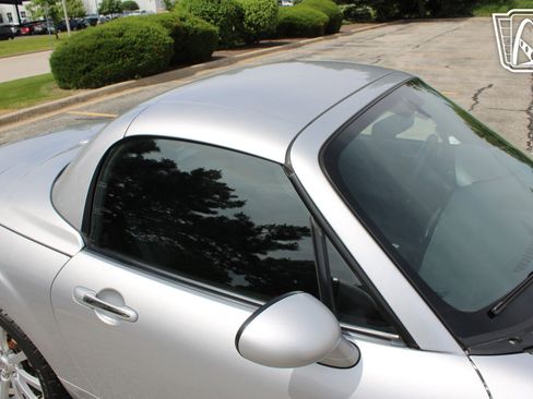 Used 2007 MAZDA MX-5 Miata Touring RWD image 17