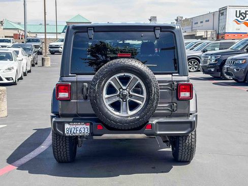 Used 2021 Jeep Wrangler Unlimited Sahara AWD/4WD image 3