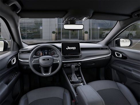 New 2026 Jeep Compass Latitude image 14