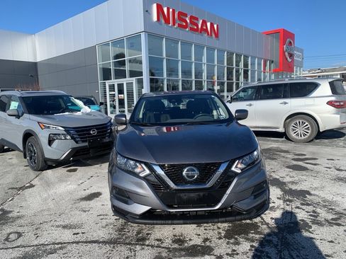 Used 2020 Nissan Rogue Sport S image 2