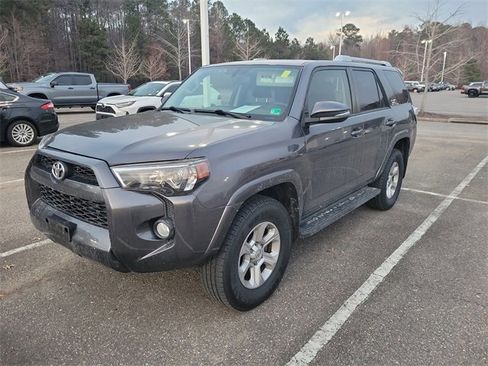Used 2018 Toyota 4Runner SR5 Premium image 7