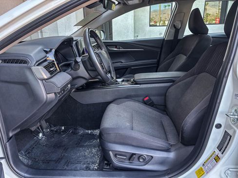 Used 2025 Toyota Camry SE AWD/4WD image 21