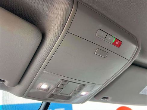 Used 2023 Volkswagen Atlas SE image 32