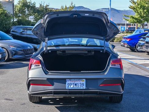 Certified 2025 Hyundai Elantra SEL image 7