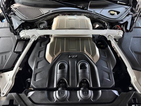 Used 2023 Bentley Flying Spur V8 AWD/4WD image 46
