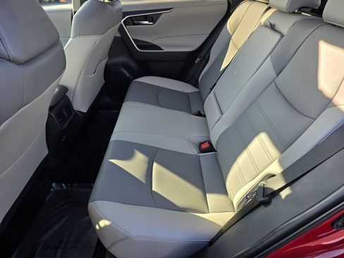 Used 2025 Toyota RAV4 XLE Premium image 28