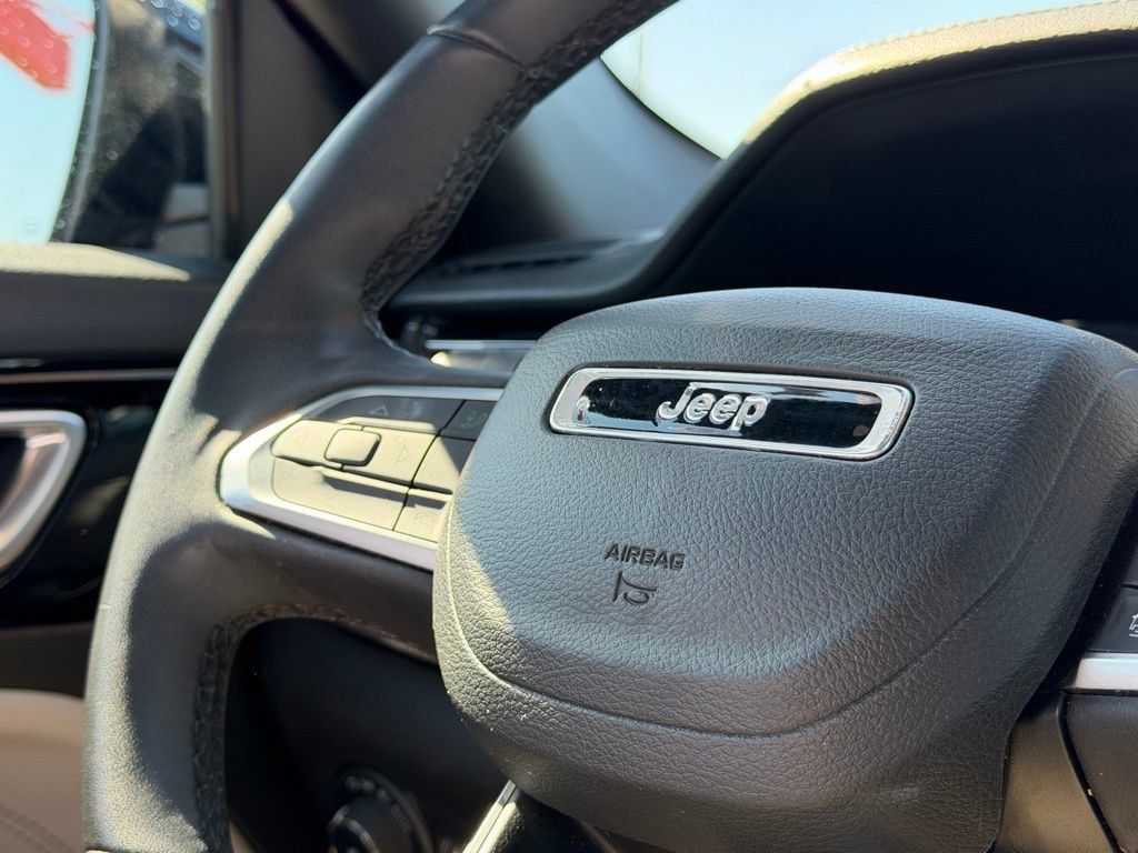 Used 2024 Jeep Compass Limited AWD/4WD image 18