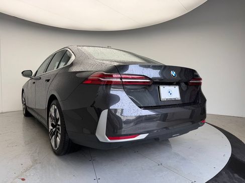 Used 2024 BMW 530i w/ Premium Package RWD image 5