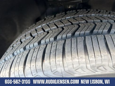 Used 2025 Ford Explorer ST-Line w/ ST-Line Street Pack AWD/4WD image 27