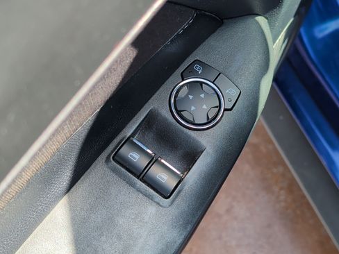 Used 2016 Ford Mustang Coupe RWD image 9