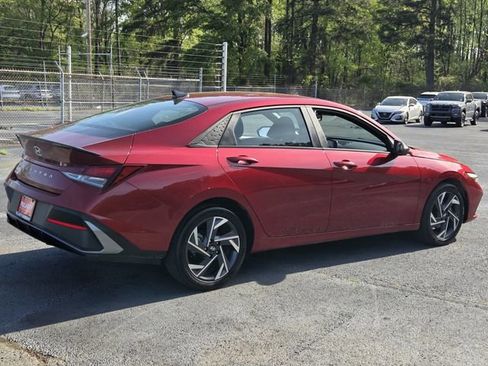 Used 2025 Hyundai Elantra Sport image 5