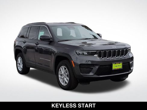 Used 2025 Jeep Grand Cherokee Laredo X w/ Luxury Tech Group I AWD/4WD image 2