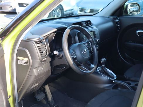 Used 2017 Kia Soul + FWD image 8