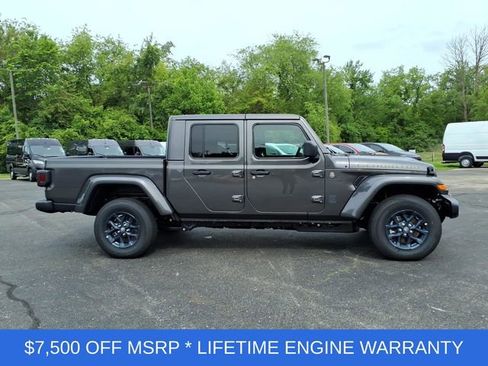 New 2026 Jeep Gladiator Sport AWD/4WD image 8