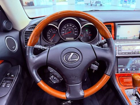 Used 2005 Lexus SC 430 Convertible image 27