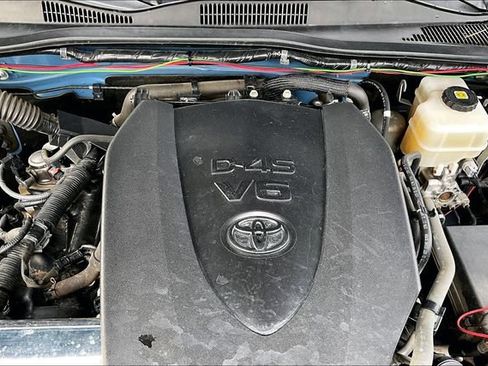Used 2018 Toyota Tacoma TRD Pro AWD/4WD image 32