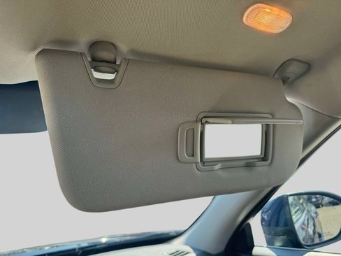 Used 2022 Nissan Pathfinder S AWD/4WD image 30