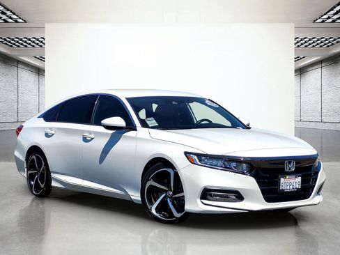 Used 2020 Honda Accord Sport image 2