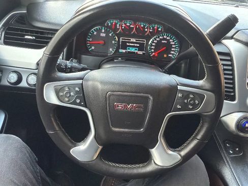 Used 2017 GMC Yukon XL SLT image 10