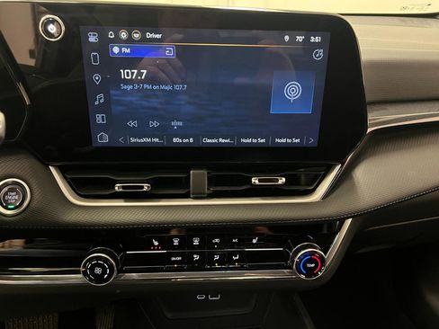 Used 2025 Chevrolet Equinox LT image 41