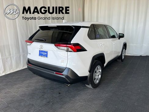 Used 2024 Toyota RAV4 LE AWD/4WD image 31