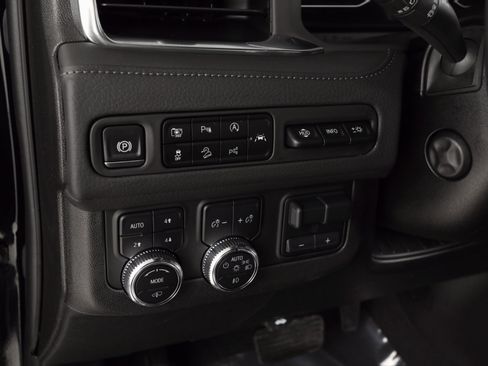 Used 2023 GMC Yukon XL Denali w/ Denali Reserve Package image 37