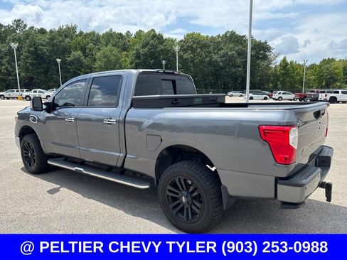 Used 2019 Nissan Titan SV w/ SV Convenience Package AWD/4WD image 5