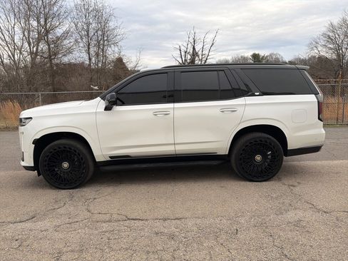 Used 2022 Cadillac Escalade Premium Luxury Platinum w/ Heavy-Duty Trailer Package image 5