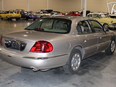 Used 1999 Lincoln Continental image 14