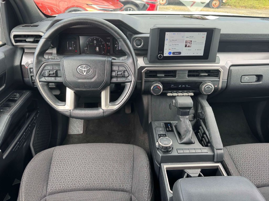 Used 2025 Toyota 4Runner SR5 AWD/4WD image 19