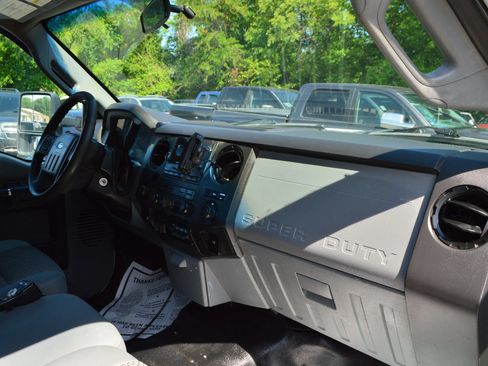 Used 2012 Ford F250 XL w/ PWR Equipment Group AWD/4WD image 22