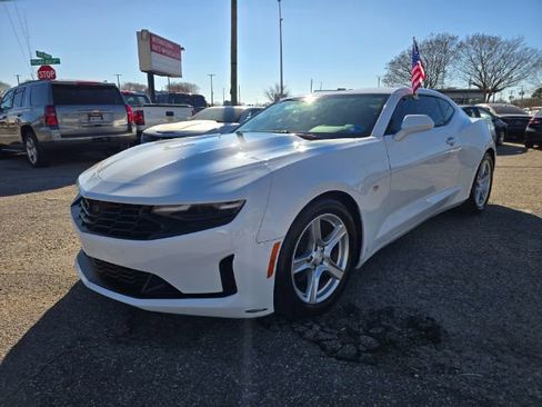 Used 2019 Chevrolet Camaro LT image 3