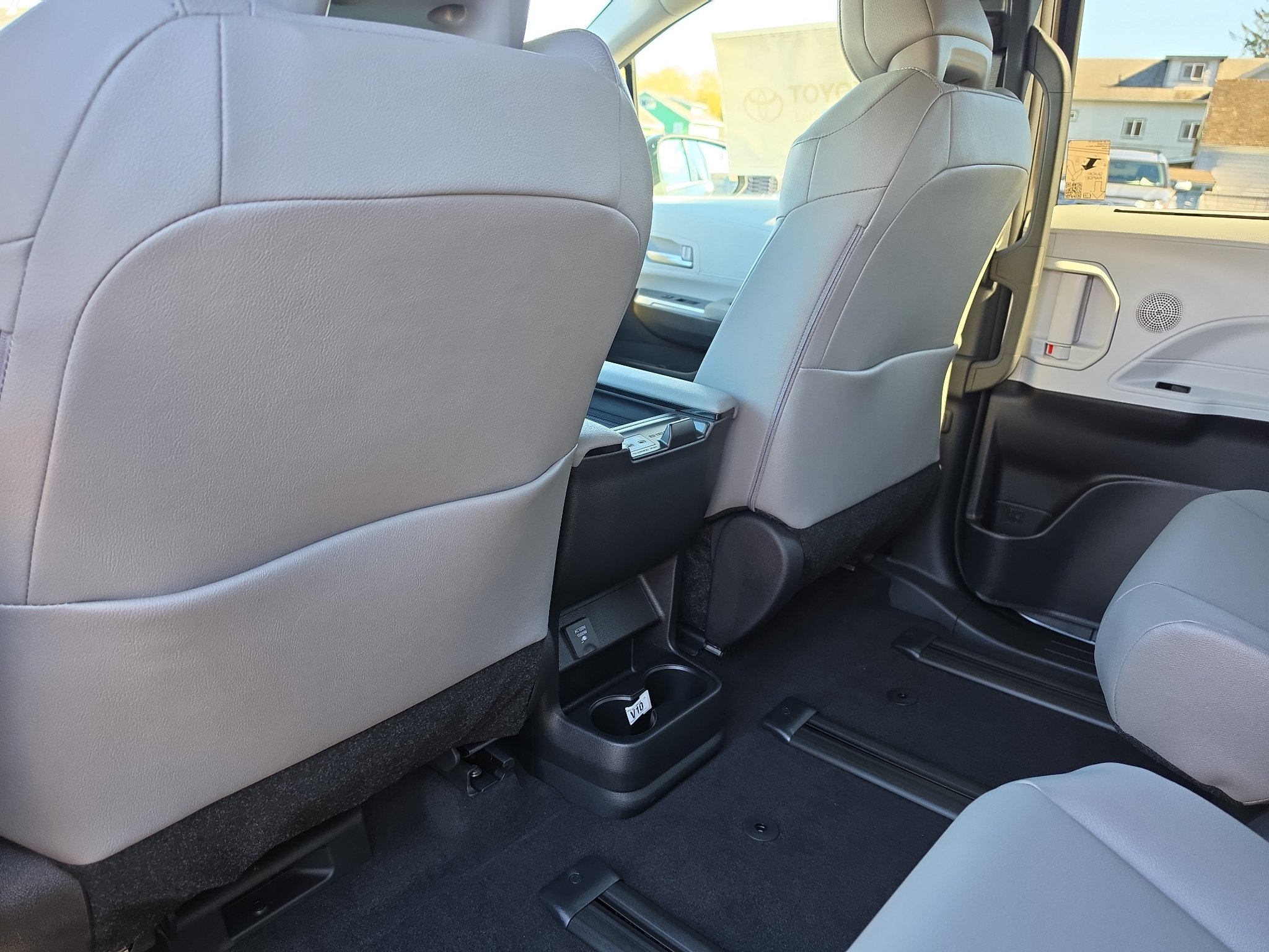 New 2026 Toyota Sienna XLE AWD/4WD image 20