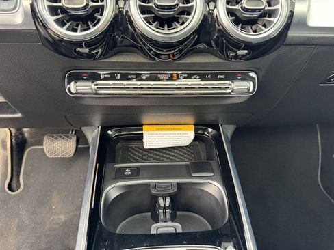 Used 2026 Mercedes-Benz GLB 250 4MATIC image 17