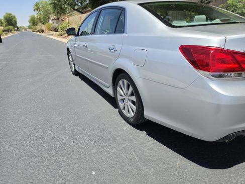 Used 2011 Toyota Avalon Limited FWD image 22
