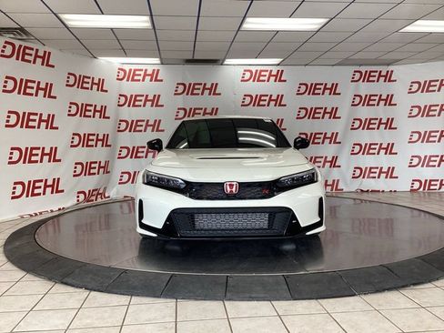 Used 2026 Honda Civic Type R image 2