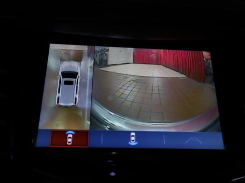 Used 2018 Cadillac Escalade Luxury image 23