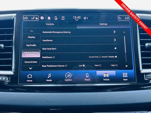 Used 2023 Chrysler Pacifica Touring-L FWD image 7