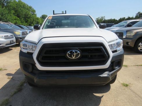 Used 2022 Toyota Tacoma SR AWD/4WD image 2