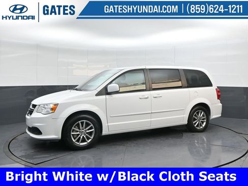 Used 2016 Dodge Grand Caravan SE image 7