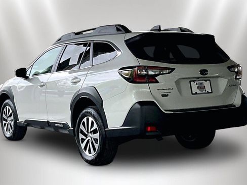 Certified 2025 Subaru Outback Premium w/ Popular Package #1A AWD/4WD image 4