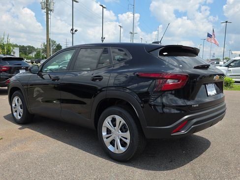 New 2026 Chevrolet Trax LS FWD image 3