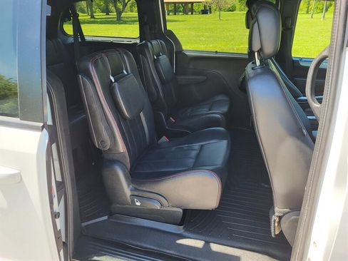 Used 2017 Dodge Grand Caravan GT FWD image 14
