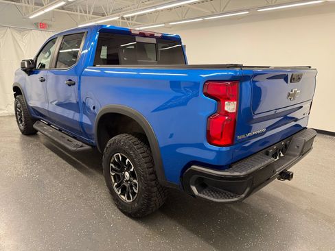 Used 2022 Chevrolet Silverado 1500 ZR2 w/ Technology Package AWD/4WD image 3