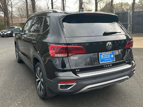 Certified 2022 Volkswagen Taos SE image 4