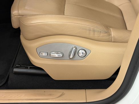 Certified 2023 Porsche Macan AWD/4WD image 15