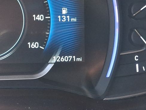 Used 2019 Hyundai Santa Fe SEL FWD image 20